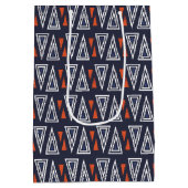 Dark Blue and Red Geometric Triangles Pattern Medium Cadeauzakje (Achterkant)