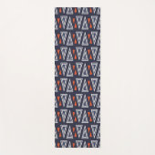 Dark Blue and Red Geometric Triangles Pattern Yogamat (Voorkant)