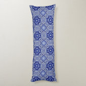 Dark Blue Chinoiserie - Geschilderd China Pattern Lichaamskussen (Achterkant (Verticaal))