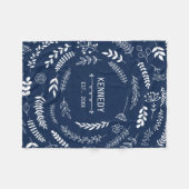 Dark Blue White Leaves Floral Monogram Pattern Fleece Deken (Voorkant (Horizontaal))
