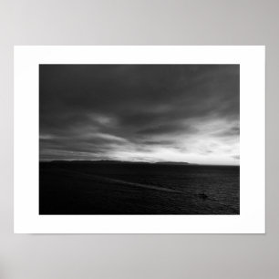 Dark Clouds Boot Zwart-wit Fotografie Poster
