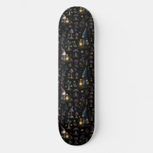 Dark Fantasy Gnome en paddenstoelenpatroon Skateboard