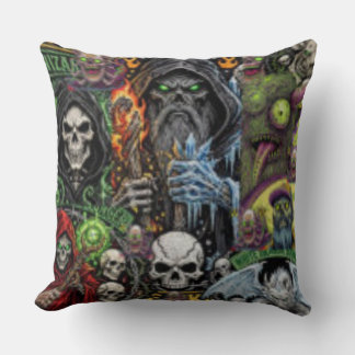 Dark Fantasy Horror Collage Throw Pillow | Sorcere Kussen