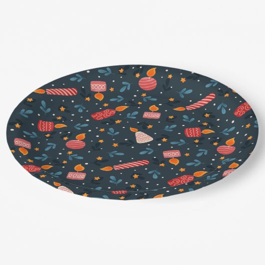 Dark Festive Mixed Candles Holiday Pattern Plates Papieren Bordje (Gekanteld)