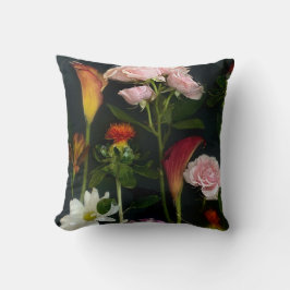 Dark Floral Sierkussen