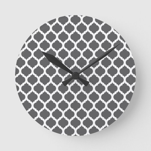 Dark Grey Moroccan Pattern Wall Clocks Ronde Klok (Voorkant)