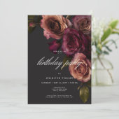 Dark Moody Burgundy Rust Roos Blooms Verjaardag Kaart (Staand voorkant)