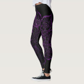 Dark Raspberry Faux Glitter Mandala op Black Leggings (Links)