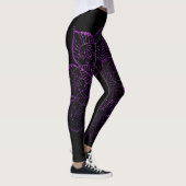 Dark Raspberry Faux Glitter Mandala op Black Leggings (Rechts)