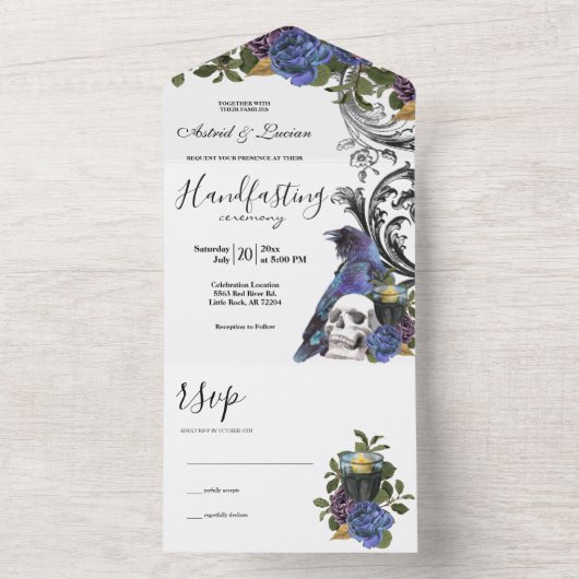 Dark Raven Paarse Rozen Handfasten All In One Uitnodiging (Binnen)