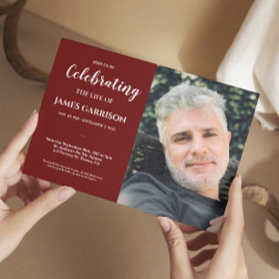 Dark Red Celebration of Life with Photo Funeral Kaart