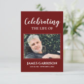 Dark Red Memorial Funeral Prayer Kaart met foto (Staand voorkant)