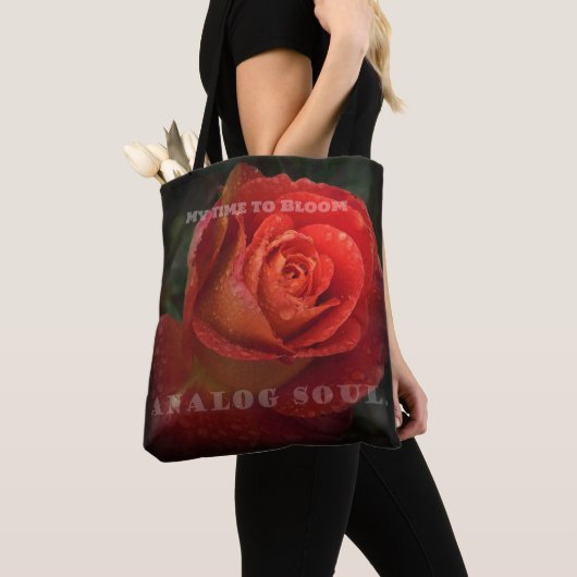 Dark Red Rose Macro Analog Soul Black Tote Bag (De près)