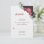 Dark Red Rose Wedding RSVP Kaart (Staand voorkant)