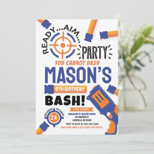 Dart Party Verjaardagsuitnodiging Dart Pistool Uit Kaart (Staand voorkant)