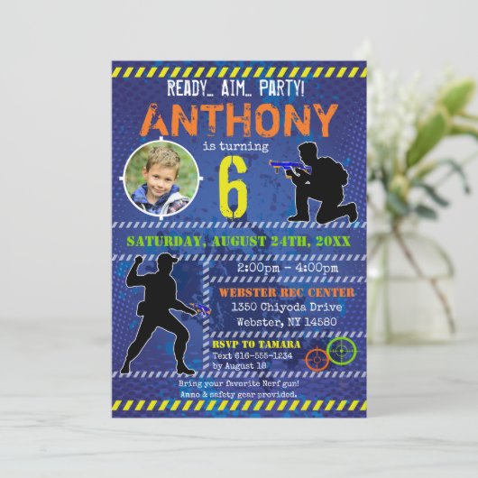 Dart Photo Invitation Dart Gun fête d'anniversaire (Debout devant)