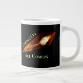 Darts Champion neemt alle komers over Extra Grote Mok (Rechts)