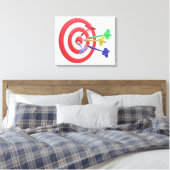 Darts die het midden van dartboard raken canvas afdruk (Insitu (Slaapkamer))