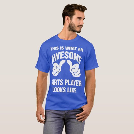 Darts speler Geweldige ziet er grappig uit T-shirt (Voorkant volledig)