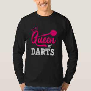 dartsspeler met Queen of Darts T-shirt