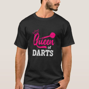 dartsspeler met Queen of Darts T-shirt