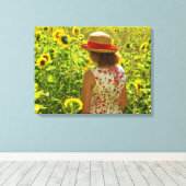 Das Sonnenblumen - Mädchen Canvas Afdruk (Insitu (Houten vloer))