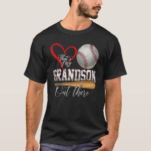 Dat is mijn kleinzoon daar, honkbal oma mot t-shirt