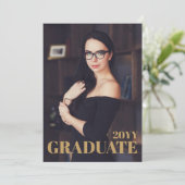 Date de la photo stylish Graduation Invitation (Debout devant)