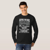 Dating My Daughter Proud Dad Jealous Pistool Schem T-shirt (Voorkant volledig)