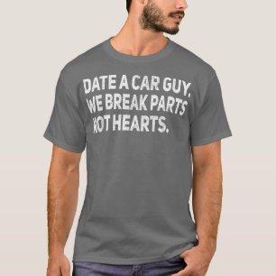Datum een auto die onderdelen van een auto gebruik t-shirt