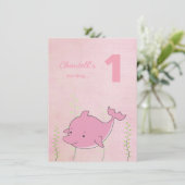 Dauphin rose sous le carte photo d'anniversaire de (Debout devant)