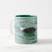 Dauphin sur la tasse (Devant gauche)