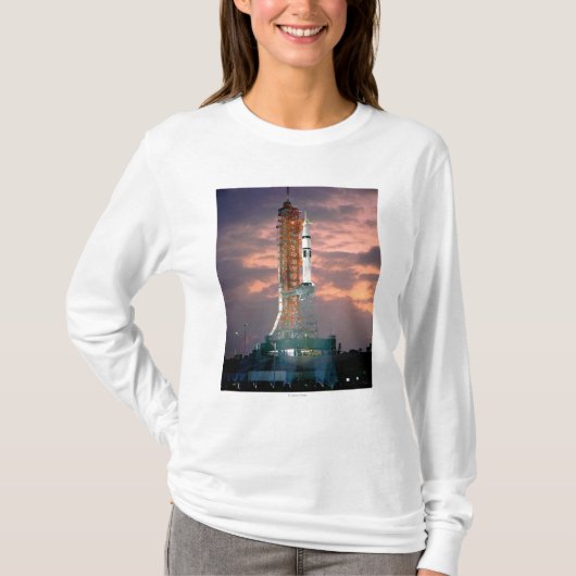 Dawn breekt achter ASTP Saturn IB CDDT T-shirt (Voorkant)
