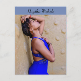 Daysha Nichole, in blauwe jurk, briefkaart