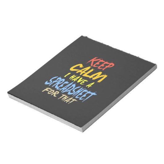 De accountant beschikt over een spreadsheet voor d notitieblok (Gedraaid)