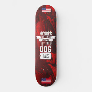 De Amerikaanse militaire helden van de Vlag Draag  Skateboard