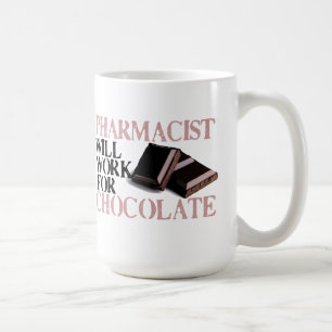 De apotheker werkt voor chocolade koffiemok