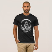 De astronaut loopt op het Moon Graphic T-shirt (Voorkant volledig)