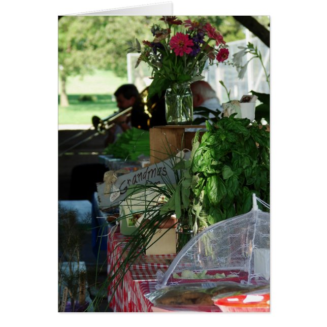 De band speelt op de boerenmarkt (Voorkant)