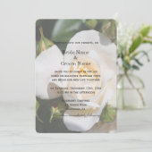 De belles invitations de mariage avec des fleurs d (Debout devant)