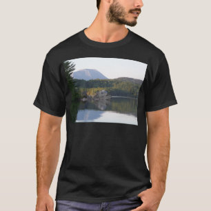 De berg Katahdin van het meer van Rainbow T-shirt