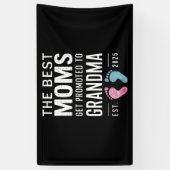 De Beste Moeders Worden Gepromoveerd Tot Oma Est 2 Spandoek (Verticaal)