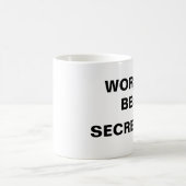 DE BESTE SECRETARIS VAN DE WERELD KOFFIEMOK (Center)