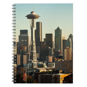 De binnenstad van Seattle skyline en Space Needle Notitieboek