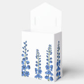 De blauwe bloemen van Delphinium Bedankdoosjes (Geopend)