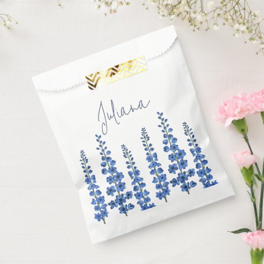 De blauwe bloemen van Delphinium Bedankzakje (Gezegeld)