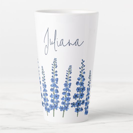De blauwe bloemen van Delphinium Latte Mok (Voorkant)