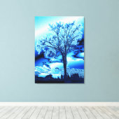 De boom in ijsblauw op doek canvas afdruk (Insitu (Houten vloer))