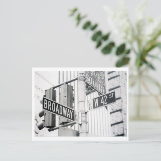 De Briefkaarten van Broadway (Staand voorkant)