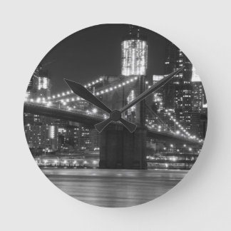 De Brooklyn Bridge - zwart en wit Ronde Klok